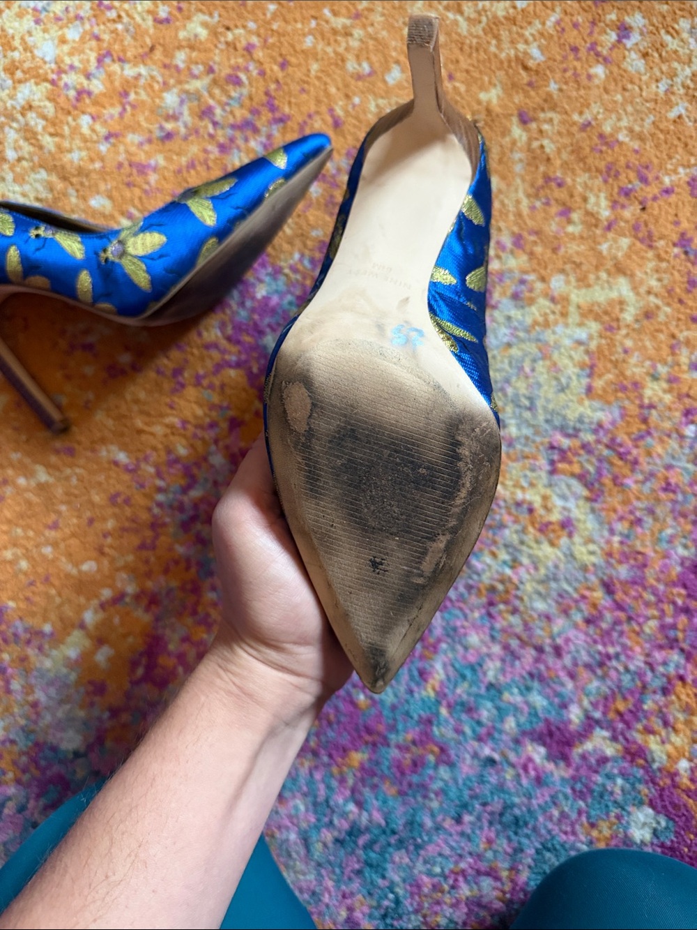 Nine West Blue Pumps with Gold Embroidered Bee Motif - Picture 5 of 8